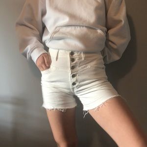 American Eagle white shorts buttoned up